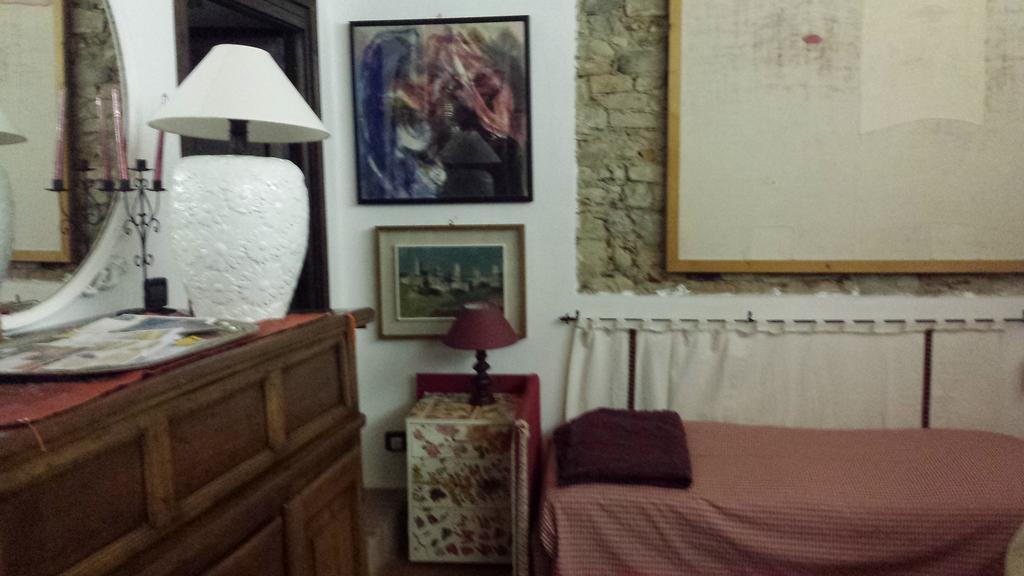 La Torretta - Cerreto Grue Bed and Breakfast Sarezzano Rum bild